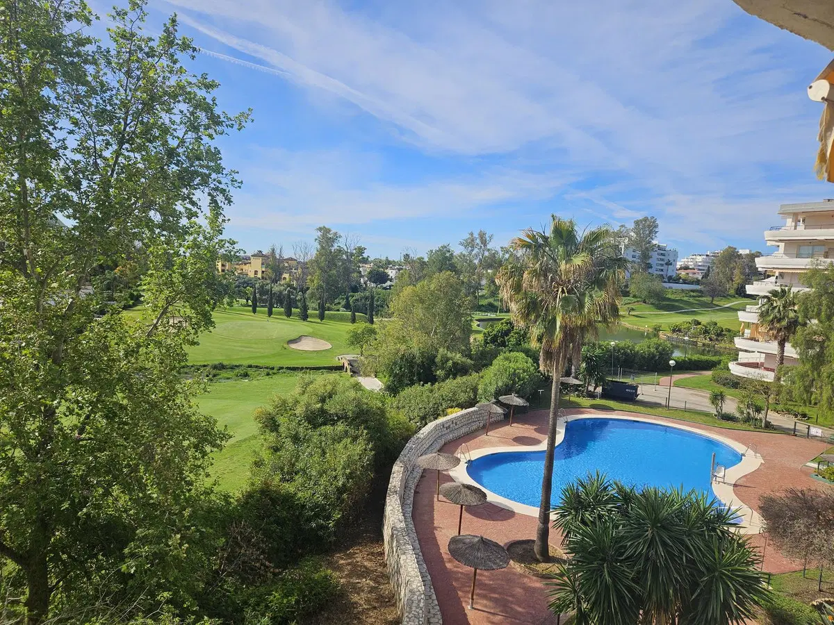 Middle Floor Apartment in Guadalmina Alta