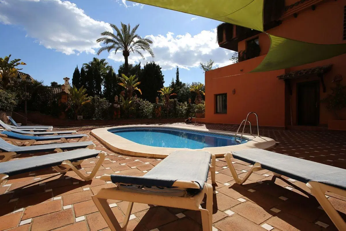 Middle Floor Apartment in Estepona