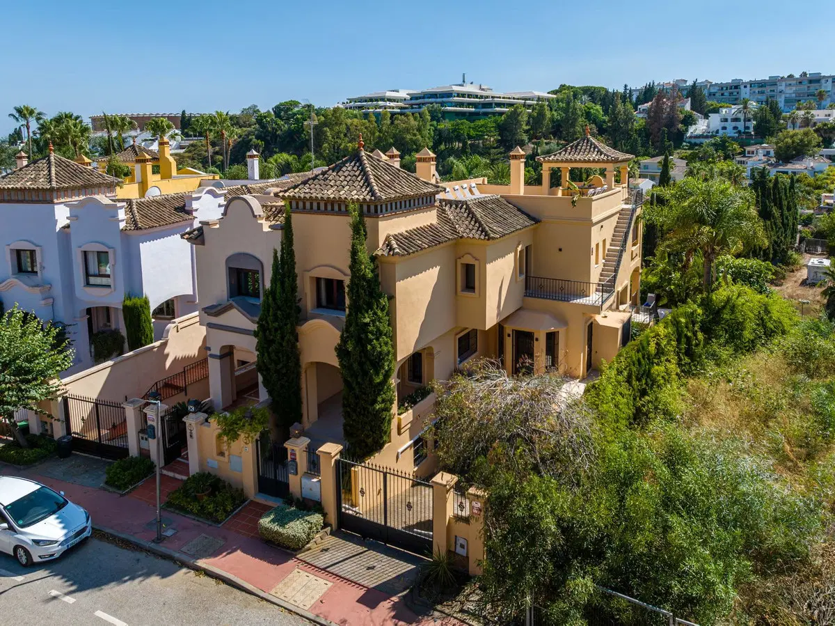 Semi-Detached House in Puerto Banús
