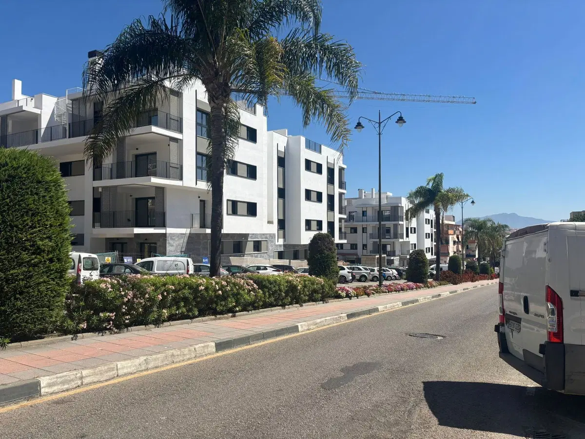 Middle Floor Apartment in Estepona