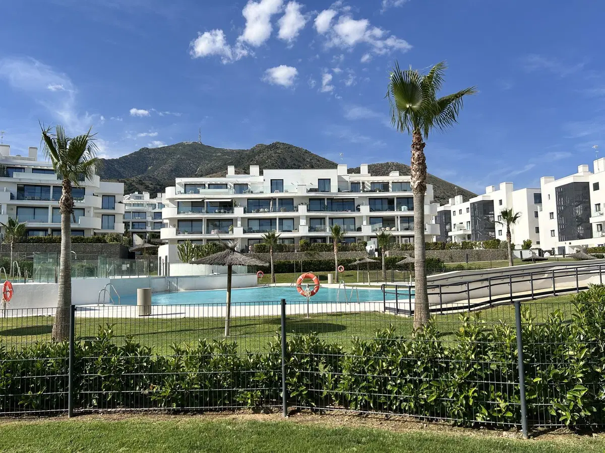 Middle Floor Apartment in Higueron