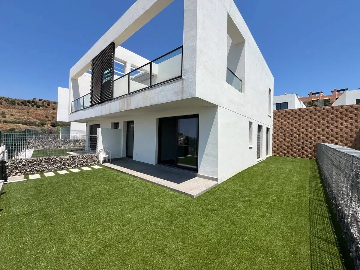Semi-Detached House in Riviera del Sol