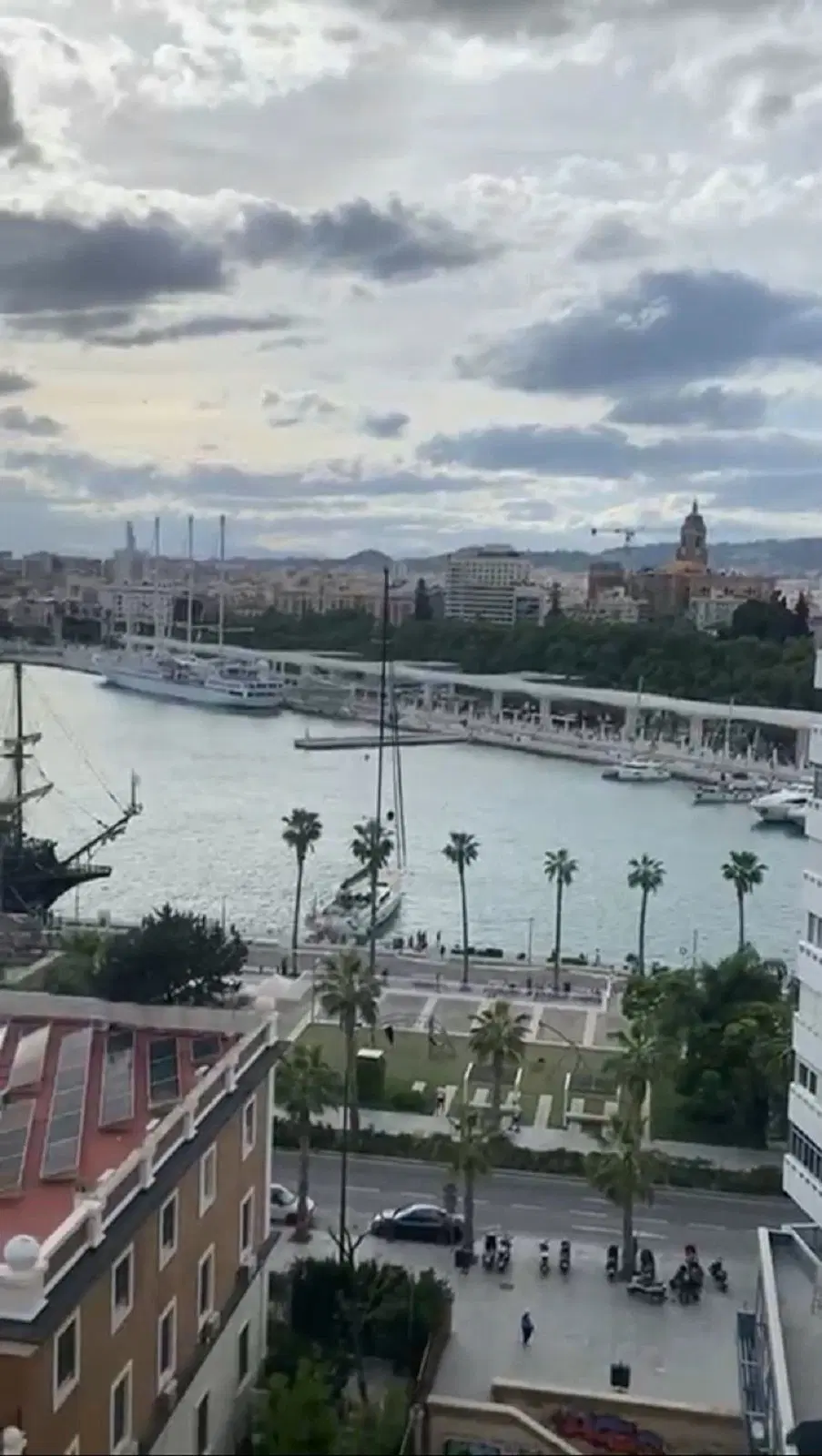 Middle Floor Apartment in Málaga Centro