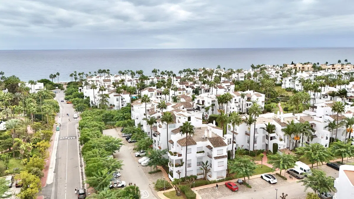 Middle Floor Apartment in Costalita
