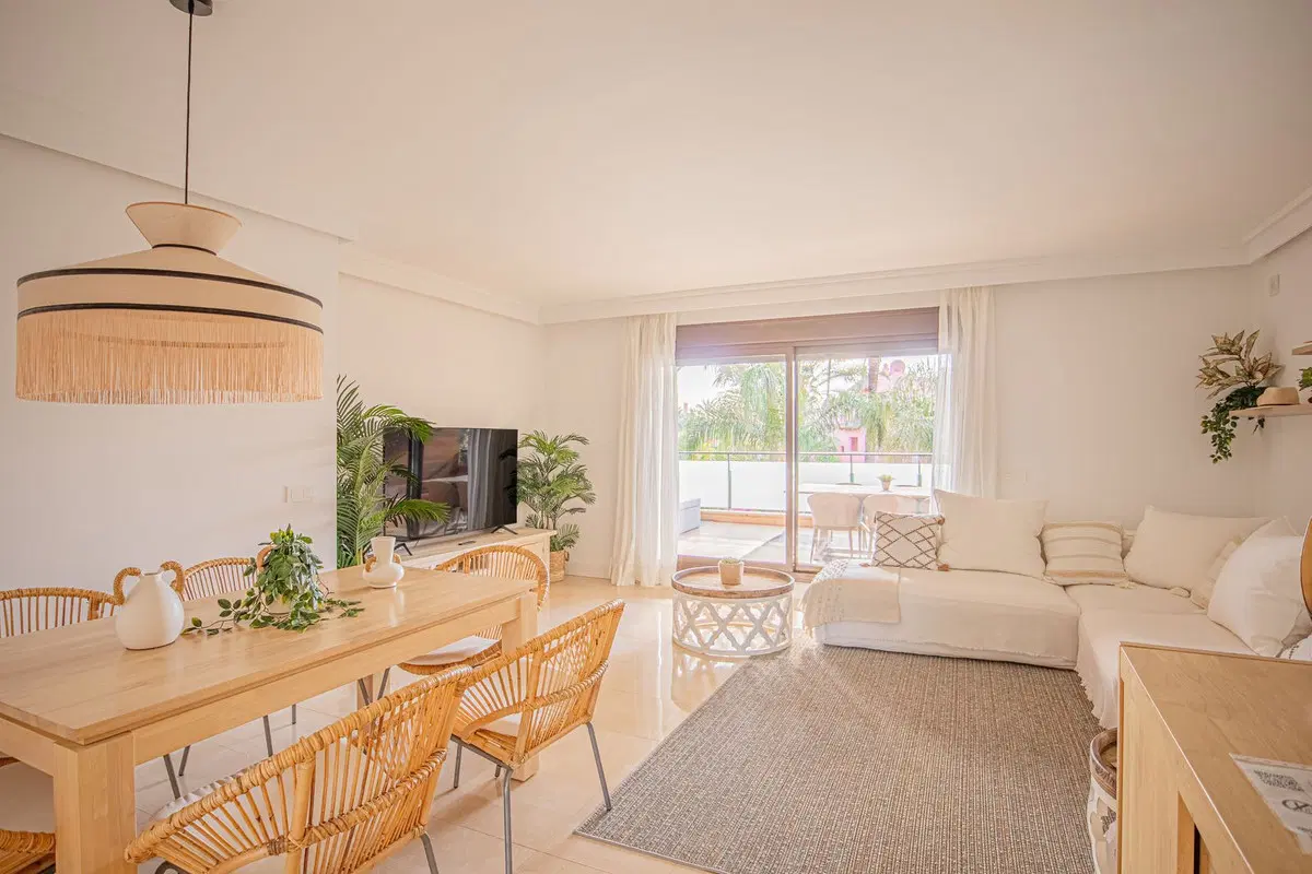 Middle Floor Apartment in Estepona
