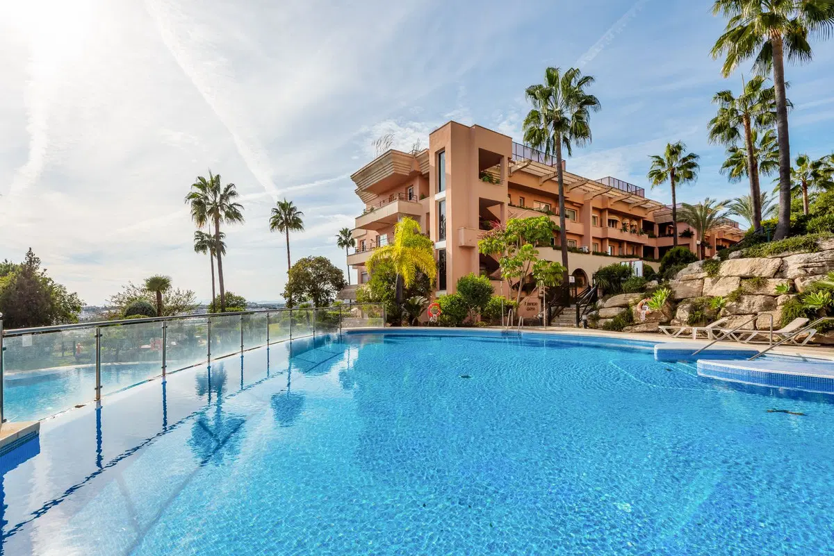 Middle Floor Apartment in Nueva Andalucía