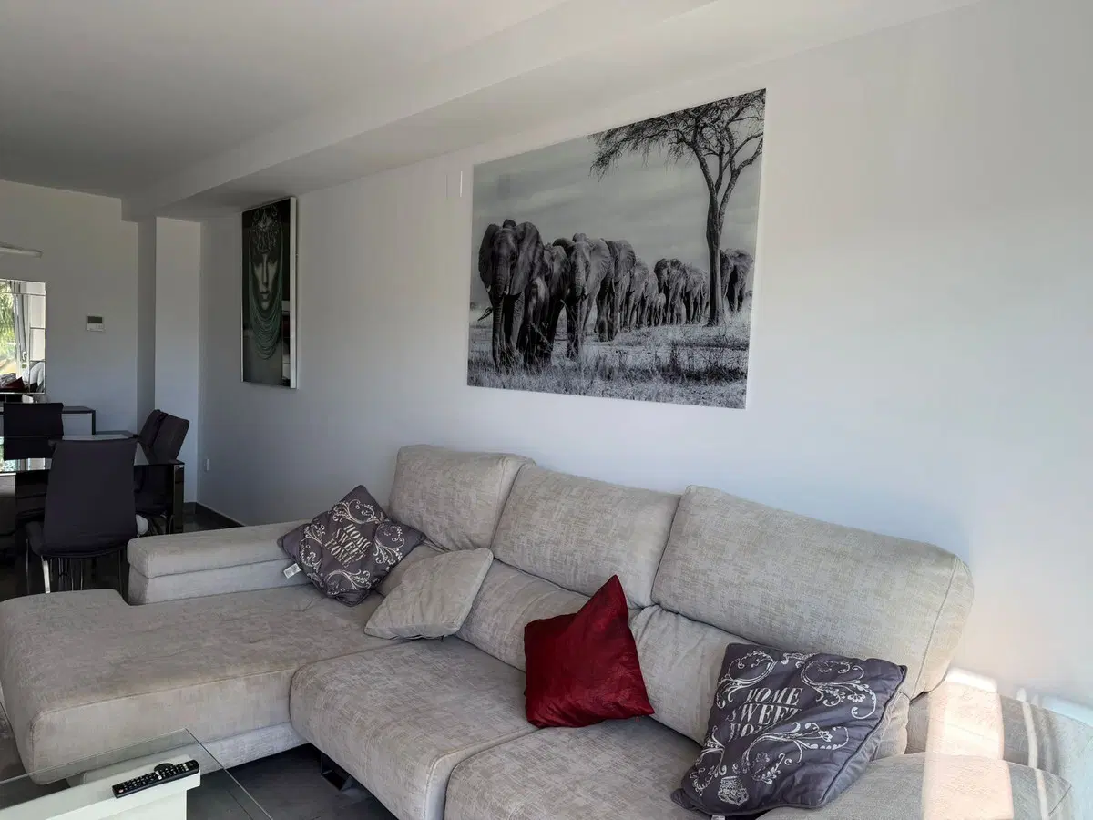 Middle Floor Apartment in Estepona