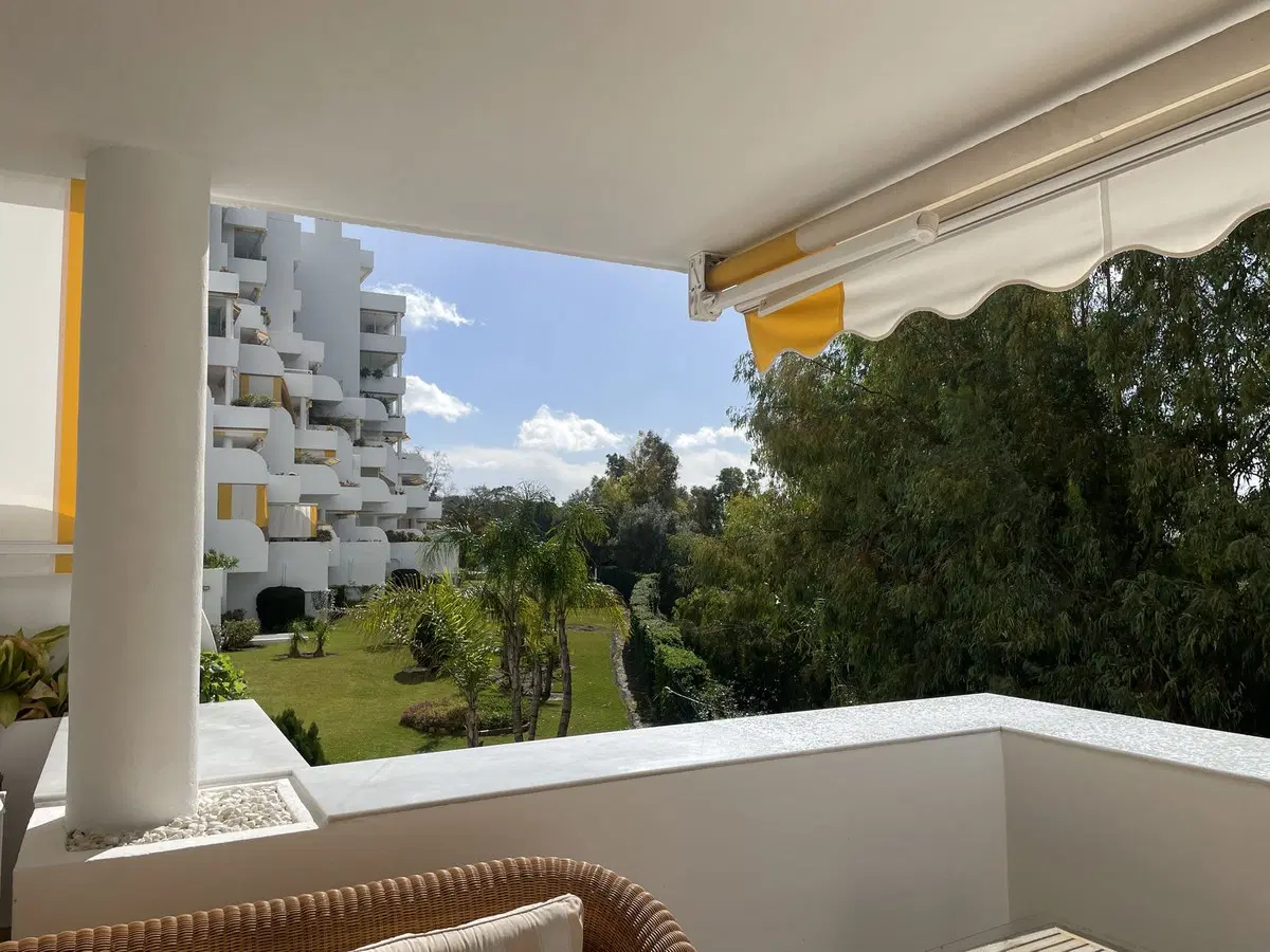 Middle Floor Apartment in Guadalmina Alta