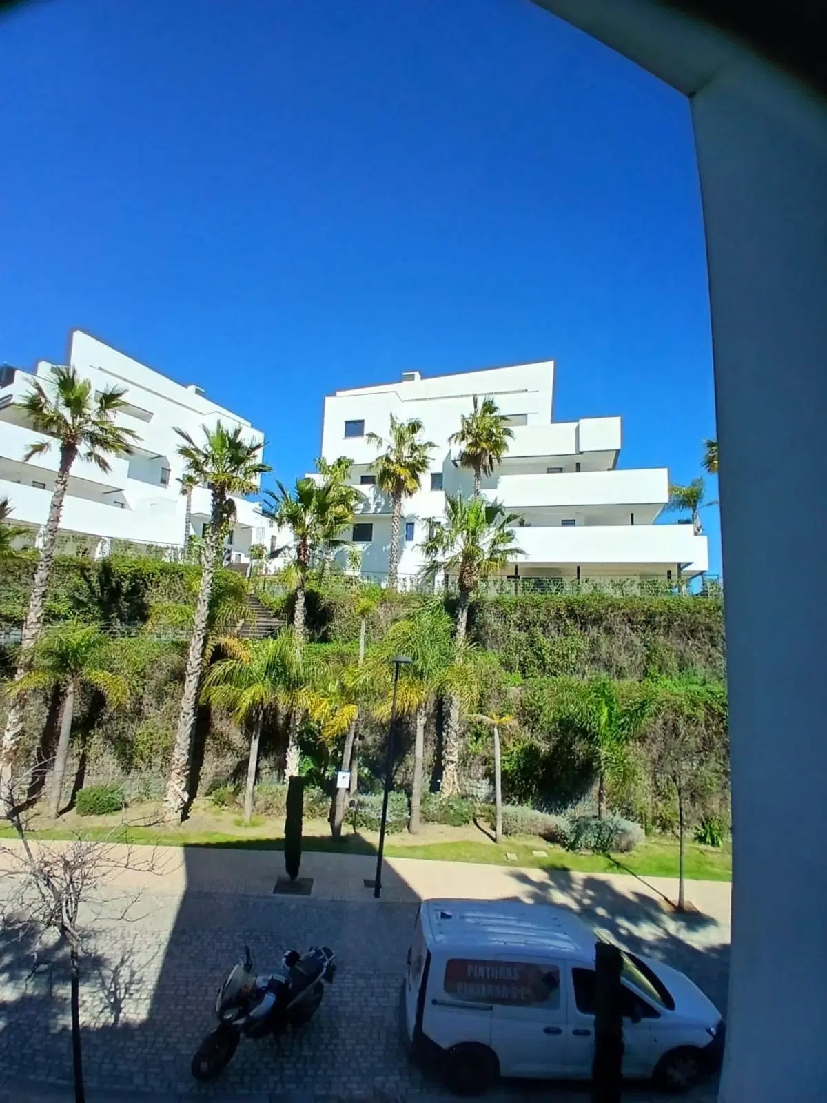 Middle Floor Apartment in Estepona