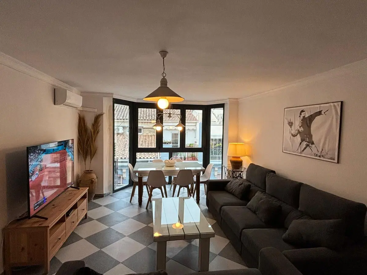 Middle Floor Apartment in Málaga Centro