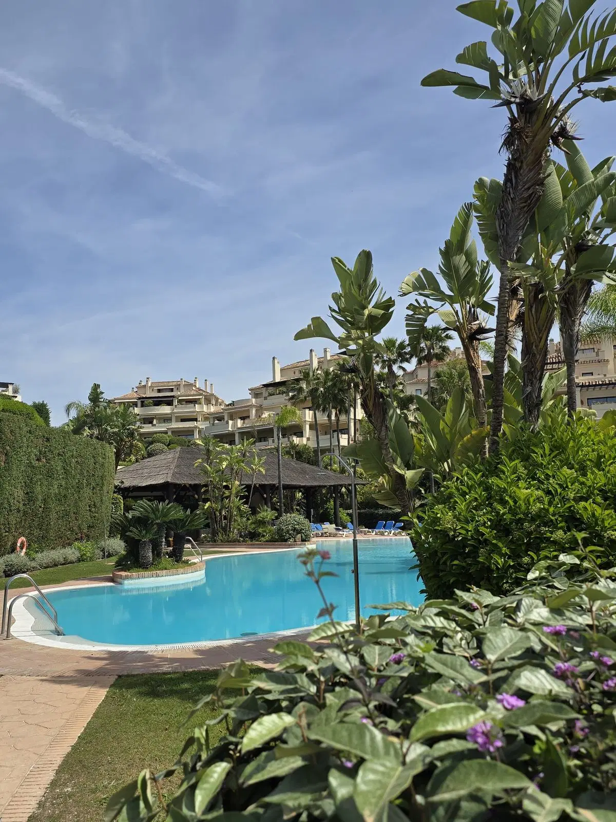 Middle Floor Apartment in Benahavís