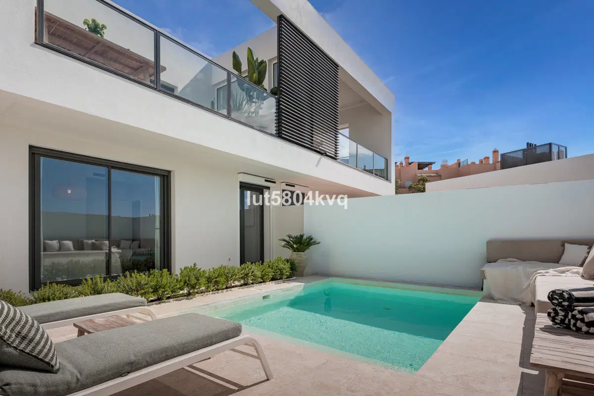 Semi-Detached House in Riviera del Sol