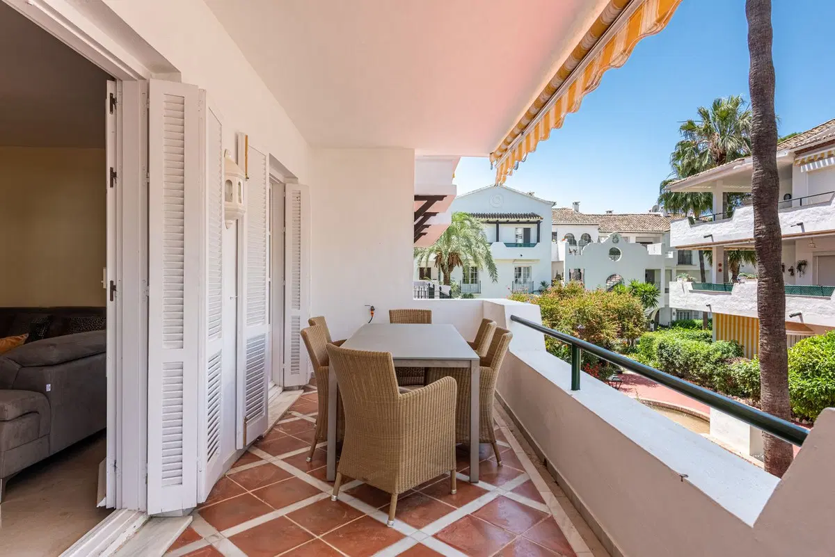 Middle Floor Apartment in El Presidente — photo 8 of 10