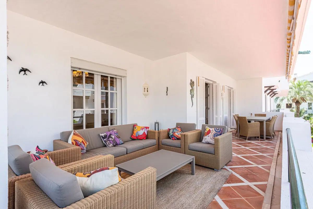 Middle Floor Apartment in El Presidente — photo 6 of 10