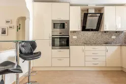 Middle Floor Apartment in El Presidente — photo 10