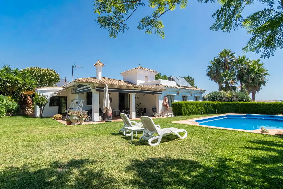 Detached Villa in Estepona