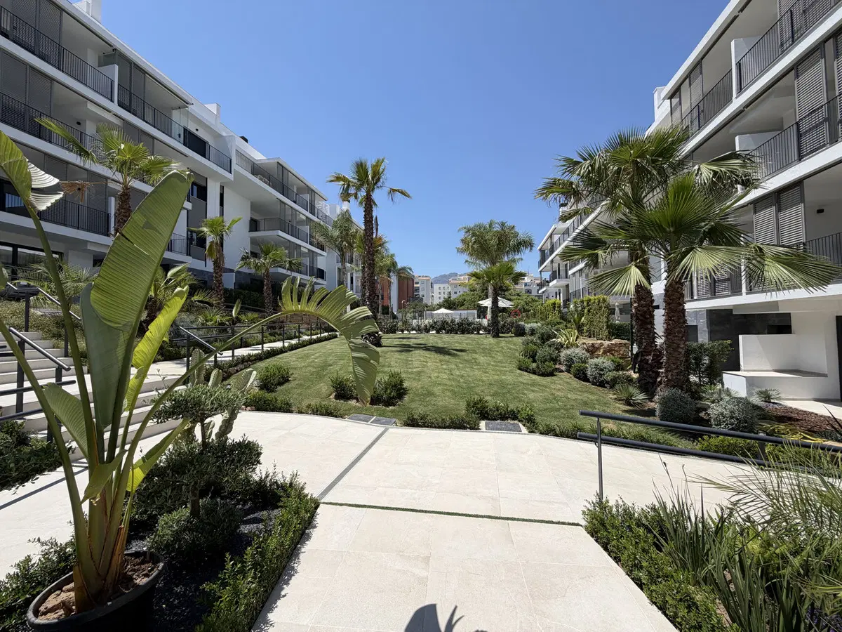 Middle Floor Apartment in Estepona