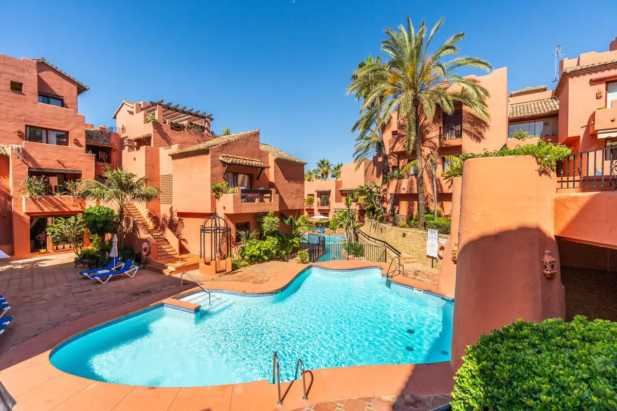 Middle Floor Apartment in Elviria