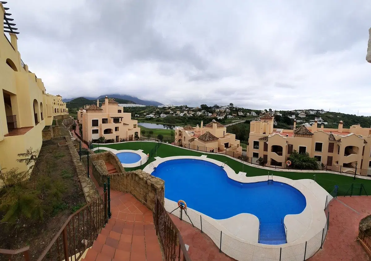Middle Floor Apartment in Estepona