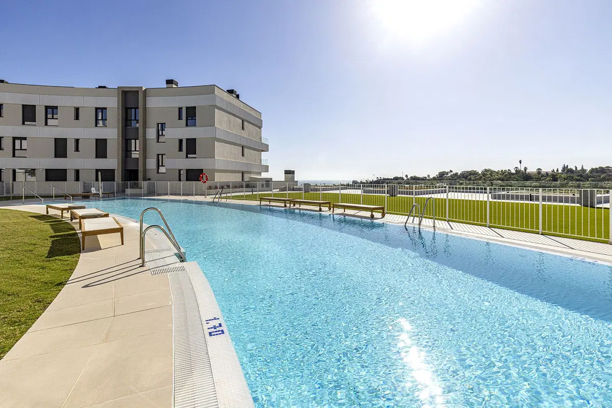Middle Floor Apartment in Estepona