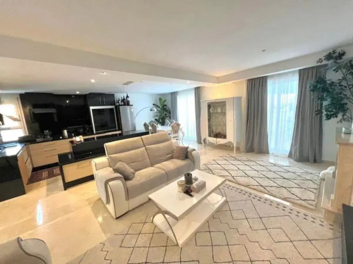 Duplex in Nueva Andalucía