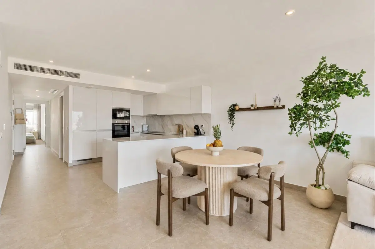 Middle Floor Apartment in Estepona