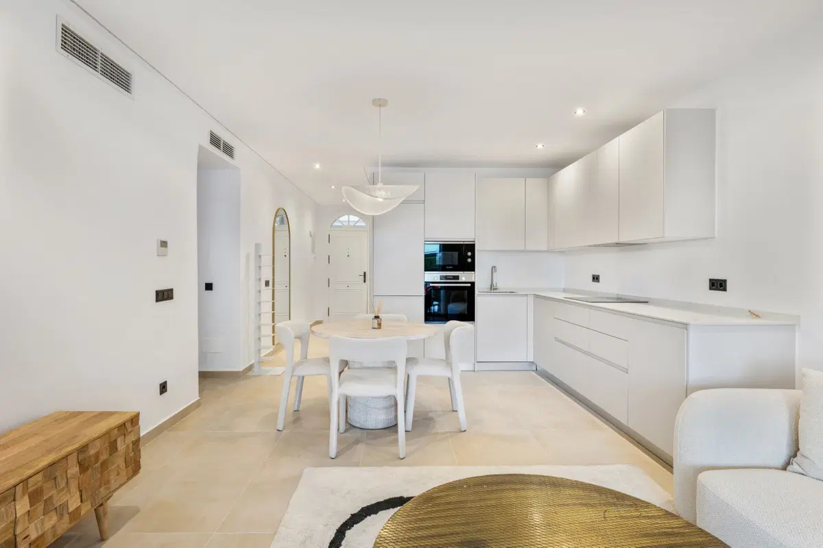 Middle Floor Apartment in Nueva Andalucía
