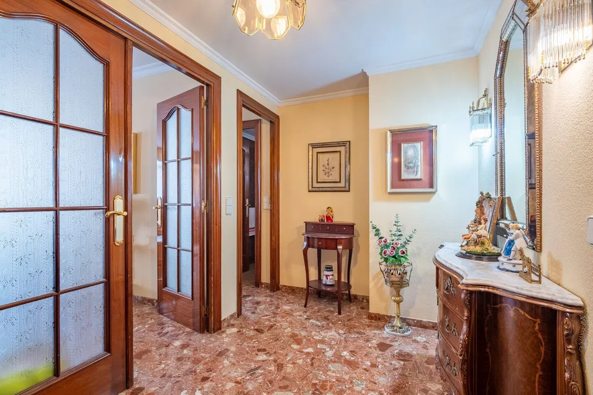 Middle Floor Apartment in La Victoria