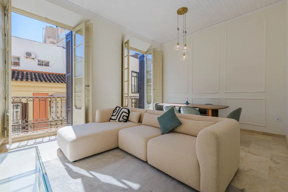 Middle Floor Apartment in Centro Histórico