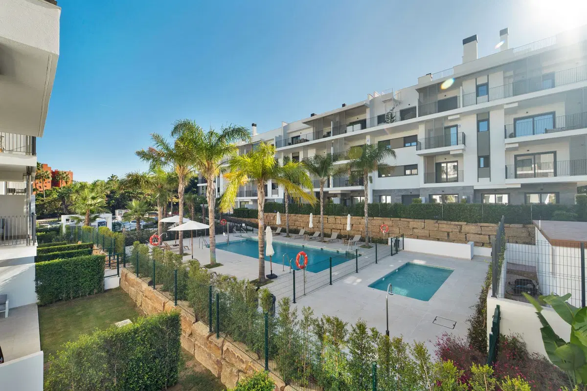 Middle Floor Apartment in Estepona