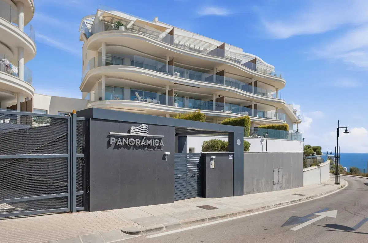 Middle Floor Apartment in Higueron