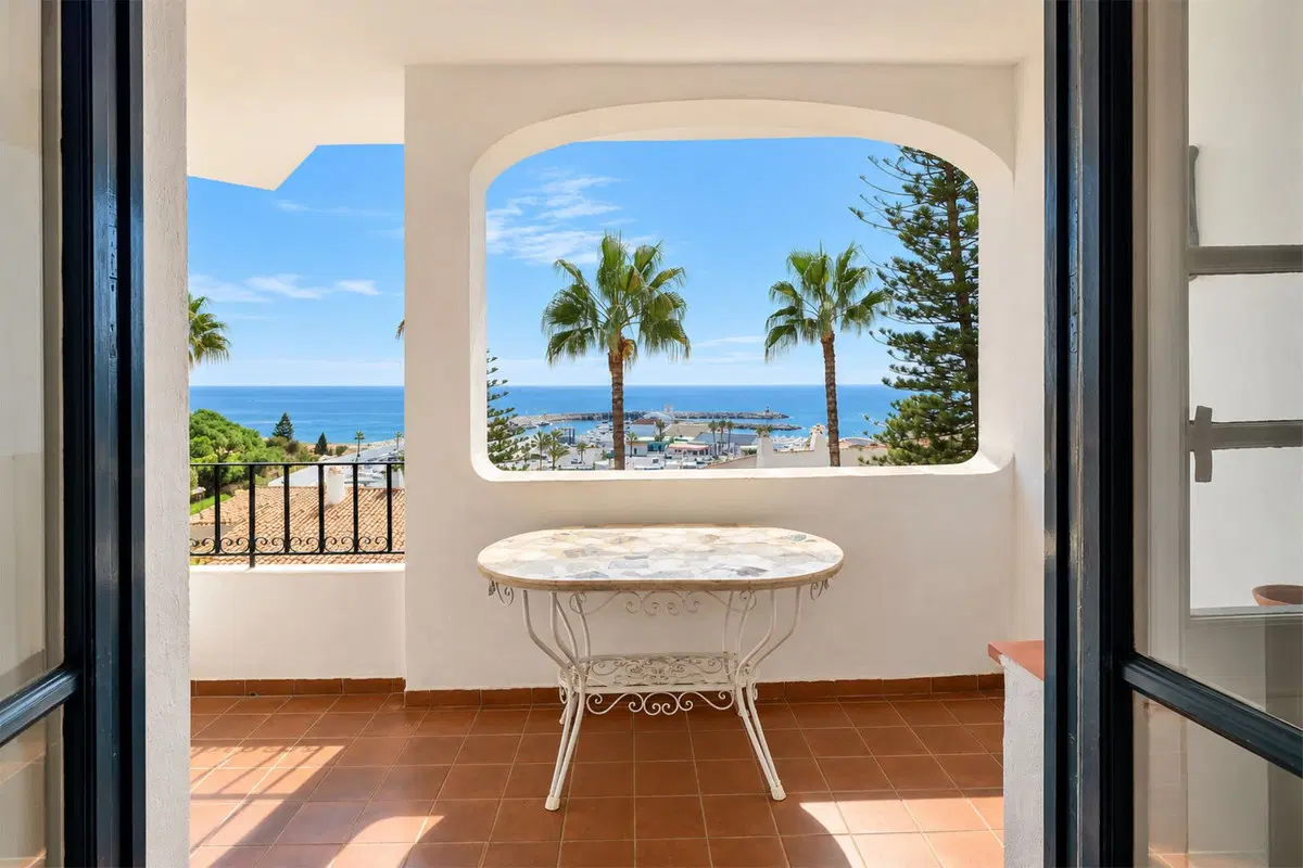 Middle Floor Apartment in Puerto de Cabopino