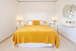 Middle Floor Apartment in Puerto de Cabopino — photo 6