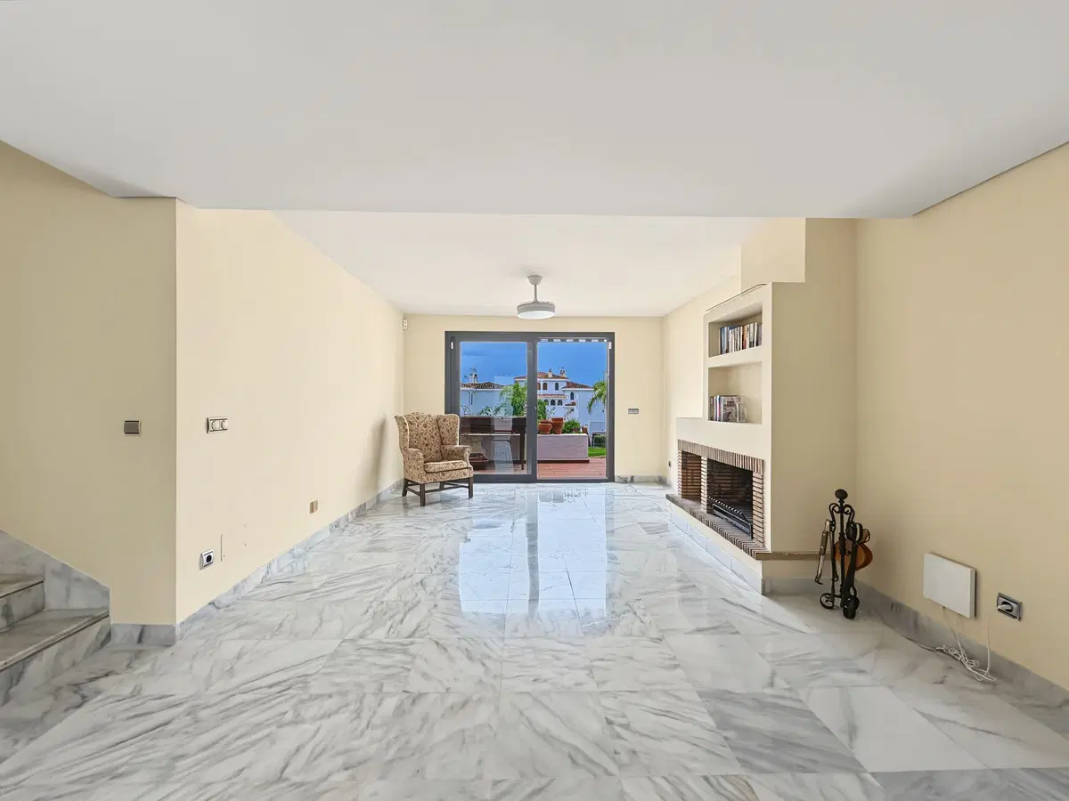 Townhouse in Cancelada — photo 5 of 10